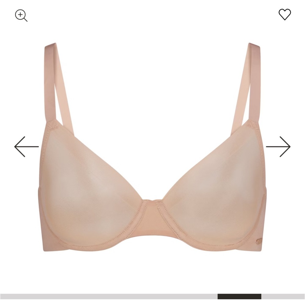 SKIMS No Show Molded Unlined Demi Bra NWT